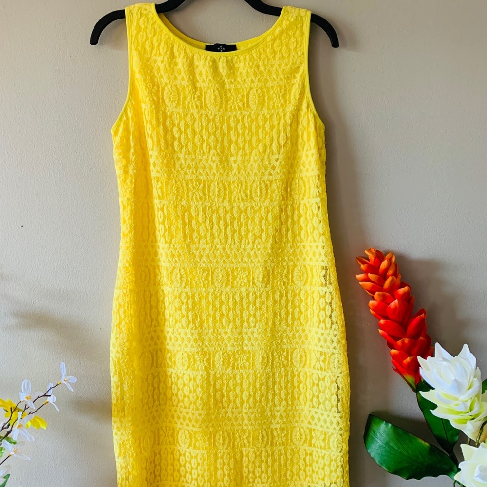 Beautiful Ronni Nicole Yellow dress